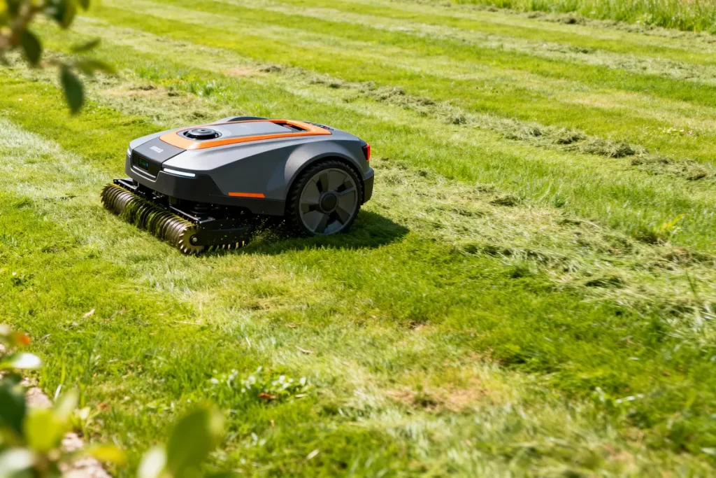 Robot tondeuse automatisé tondant un jardin de 10 000 m² avec précision et efficacité